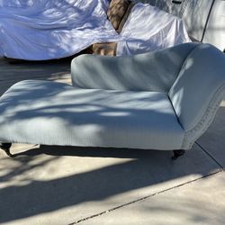 Couch With Wheels 