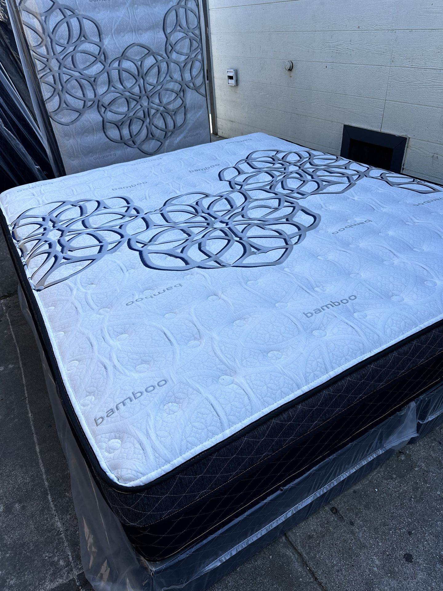 Full Size Mattress Pillow Top New 12”