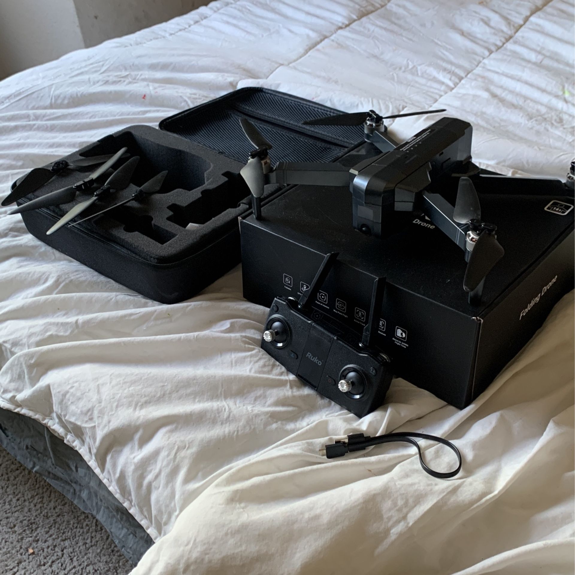 Roku Folding Drone F11 Pro