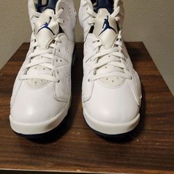 JORDAN MIDNITE NAVY 6 SIZE 11.5  50.00