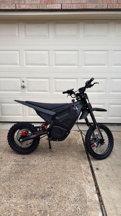 VARLA M5S Electric Dirt Bike 2600W – Excellent Condition