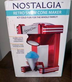 Snow cone machine
