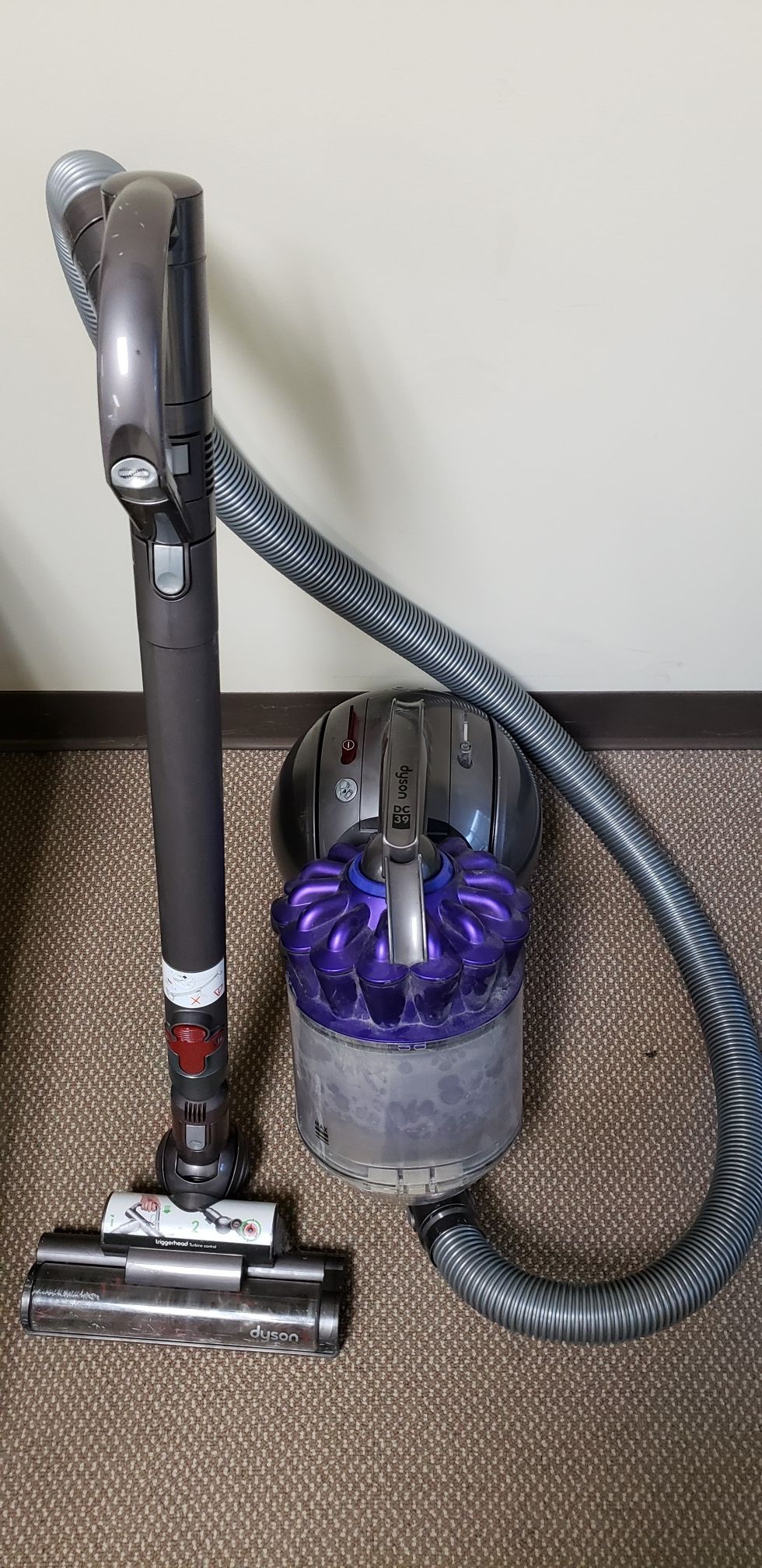 DYSON DC39 Canister Vac