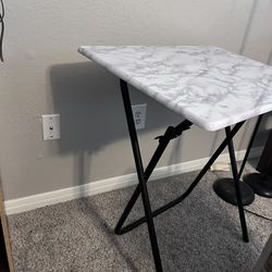 Dinner table/ side table