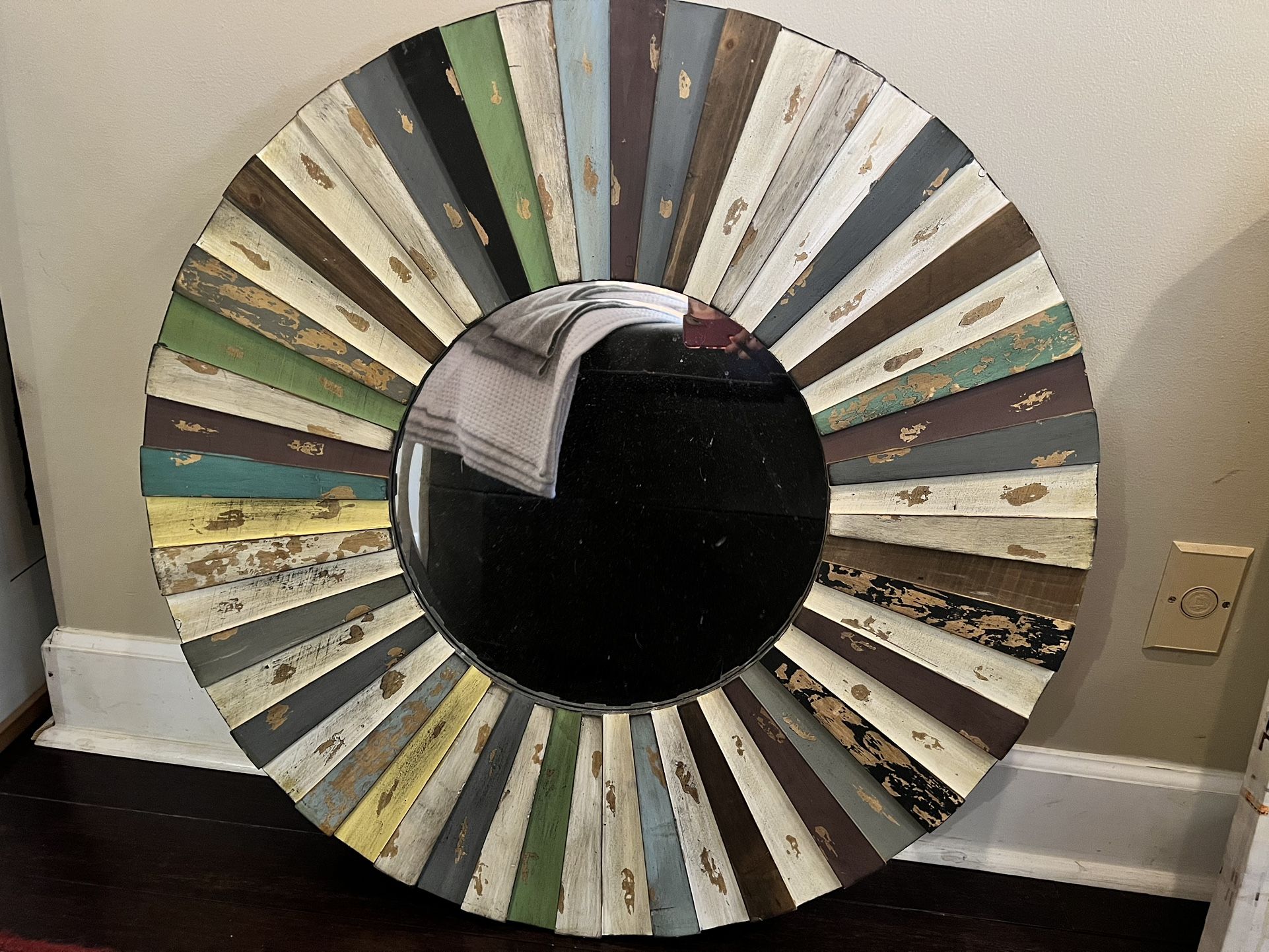 Large Round Mirror With Distressed Barn Wood