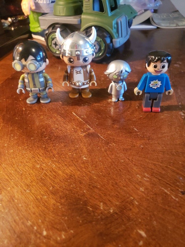 Set Of 4 "Ryan's World" Action Figures
