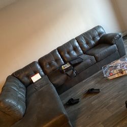 Nearly New Sectional 