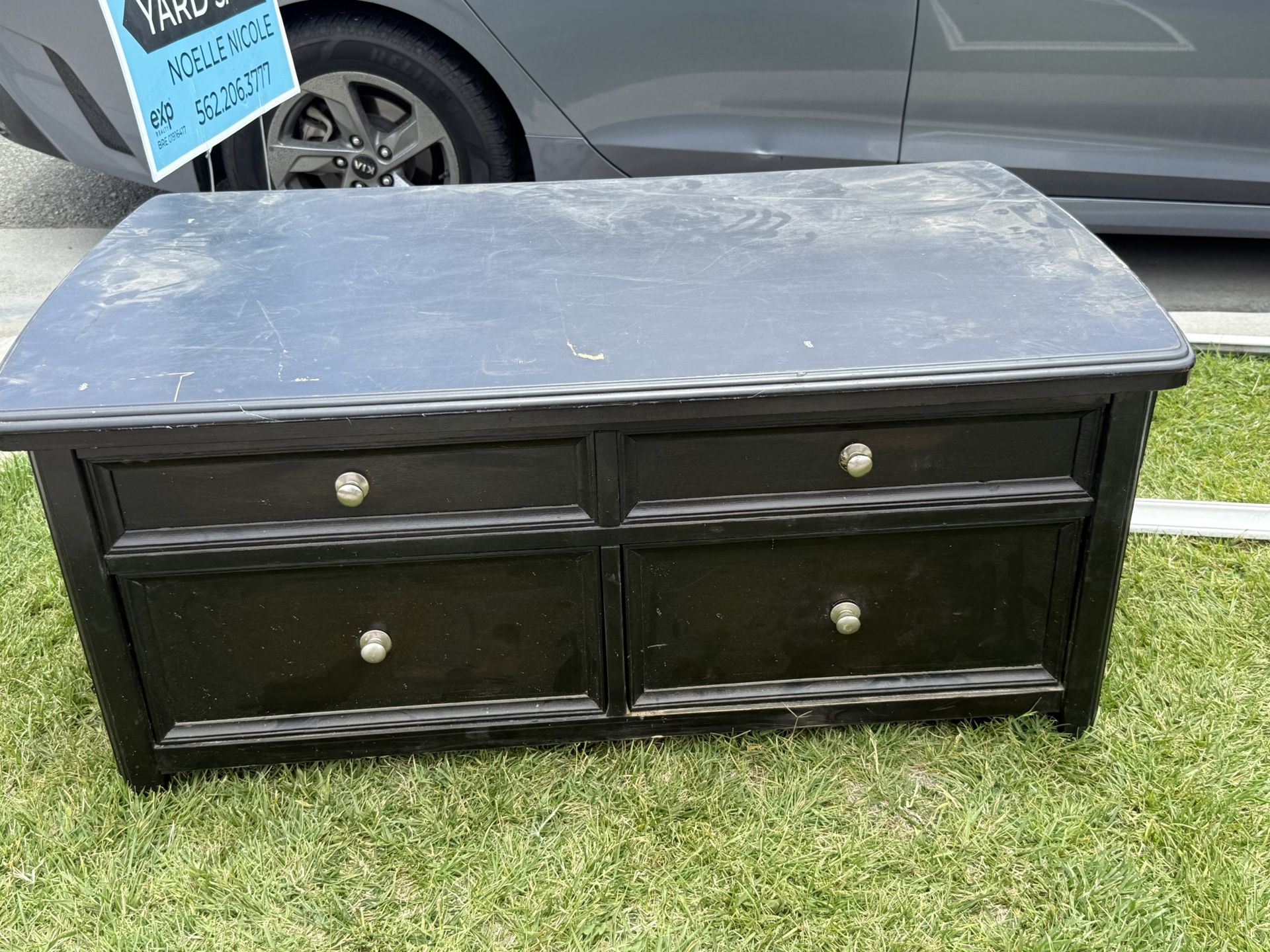 Coffee Table With Lots Of Storage