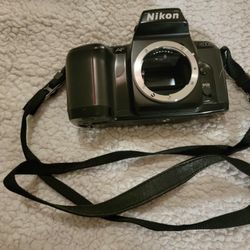 Two Nikon f-601 ( N6006) 