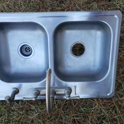 Kichen SS Sink With Faucet