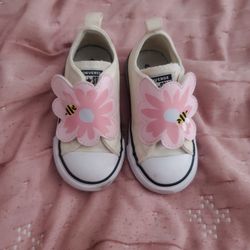 Chuck Taylor All Star One Strap Easy- On Converse Kids Shoe, Size 6