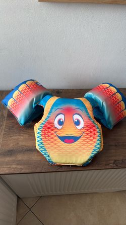 Brand new life jacket for toddler kids children