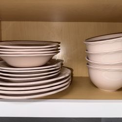 16 Piece Dinnerware
