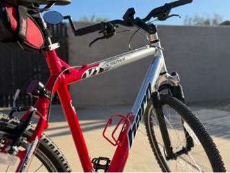 Beautiful Haro V1 Mountain Bike