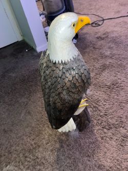 Eagle statue for garden