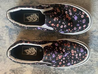 Woman’s Black Floral slide on Van’s Size 6.5