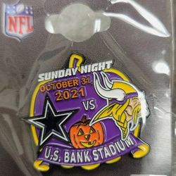 Vikings Vs. Cowboys NFL Pin