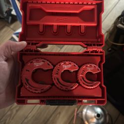 Milwaukee Tubing Cutters Close Quarters 