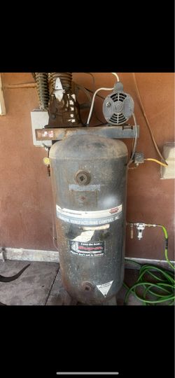 Industrial air compressor