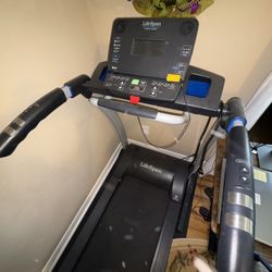 LifeSpan - Interactive Treadmill