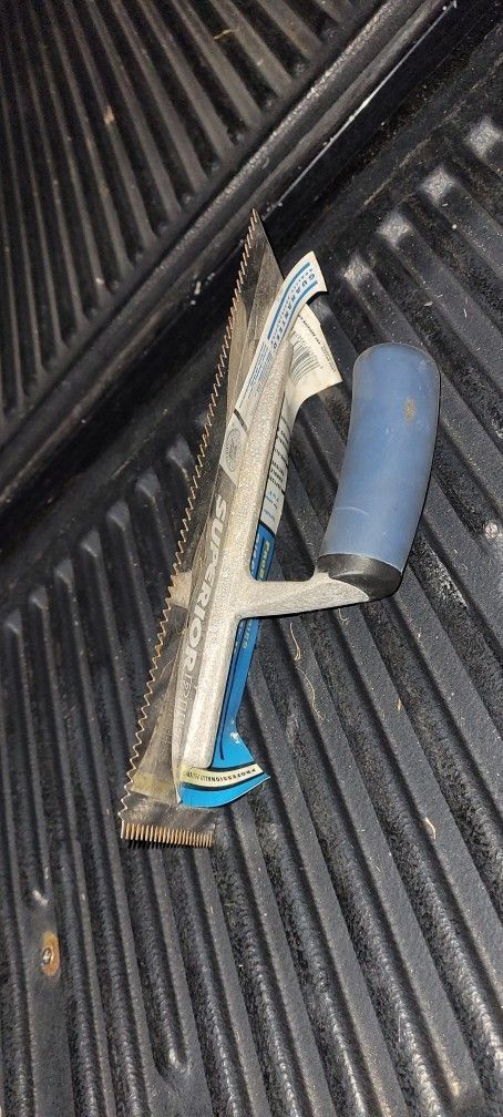 Soft grip Trowel 3/16" x 1/4" V
