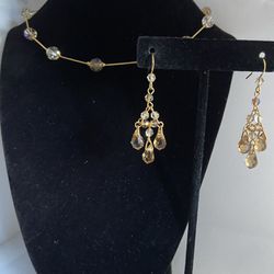 Vintage Iridescent Faceted Topaz And White Crystal Gold Tone Adjustable Chocker Necklace And Dangle Earrings 
