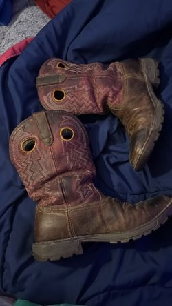 Size 10. Women’s shoes