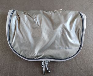 Sea to Summit Ultralight Toiletry Bag
