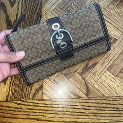 Coach Long Wallet  $20 FIRM Cash Only *Pick Up in Marysville*
