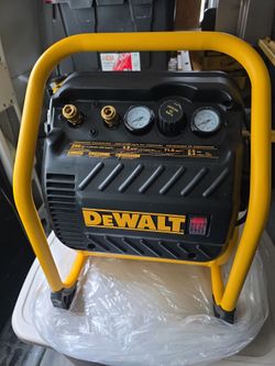 DEWALT COMPRESSOR PERFORMANCE 200PSI/1,379 KPA (200LB/PO 2 ) 3.0 SCFM*  2.5 GAL 9.4 LITERS NEW PRICE IS FIRM