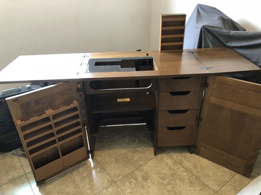 Parsons Sewing Cabinet w/ Electric Lift
