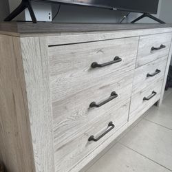City furniture Dresser 