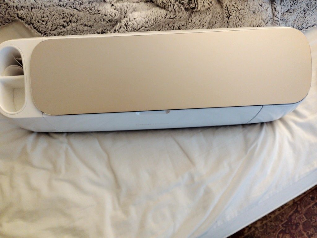 CRICUT MAKER