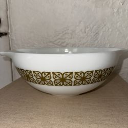 Vintage Pyrex 4 QT Green Flower