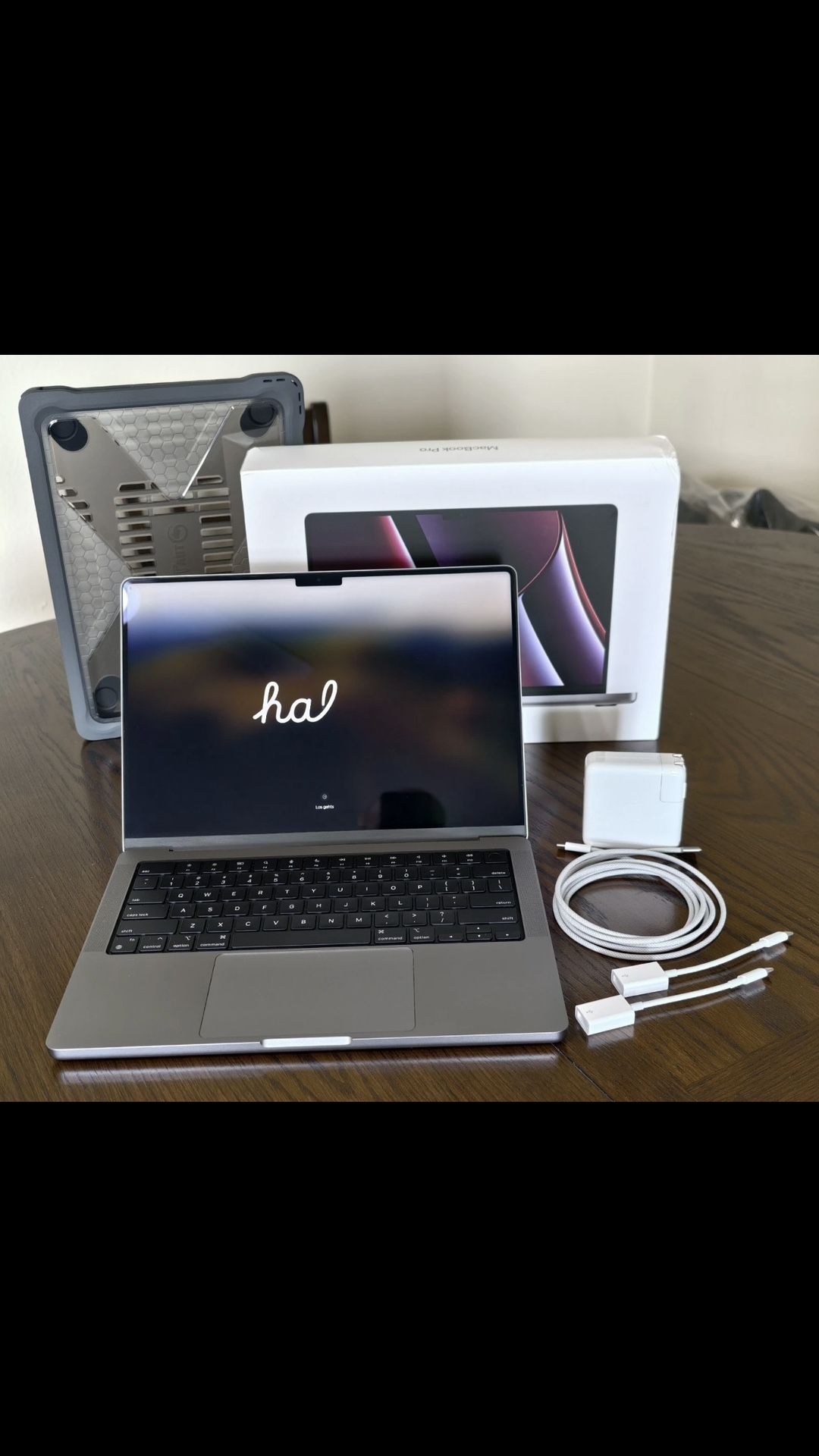 MacBook Pro 14” (2023) – M2 Pro / 16GB RAM / 1TBB SSD – Space Gray
