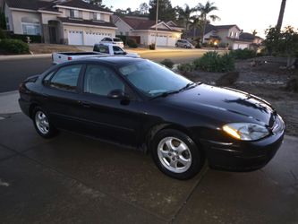 Only 48k miles 2005 Ford Taurus Clean Title Runs Great