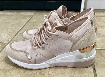 MICHAEL KORS LIV WEDGE SNEAKER…SZ. 7  1/2