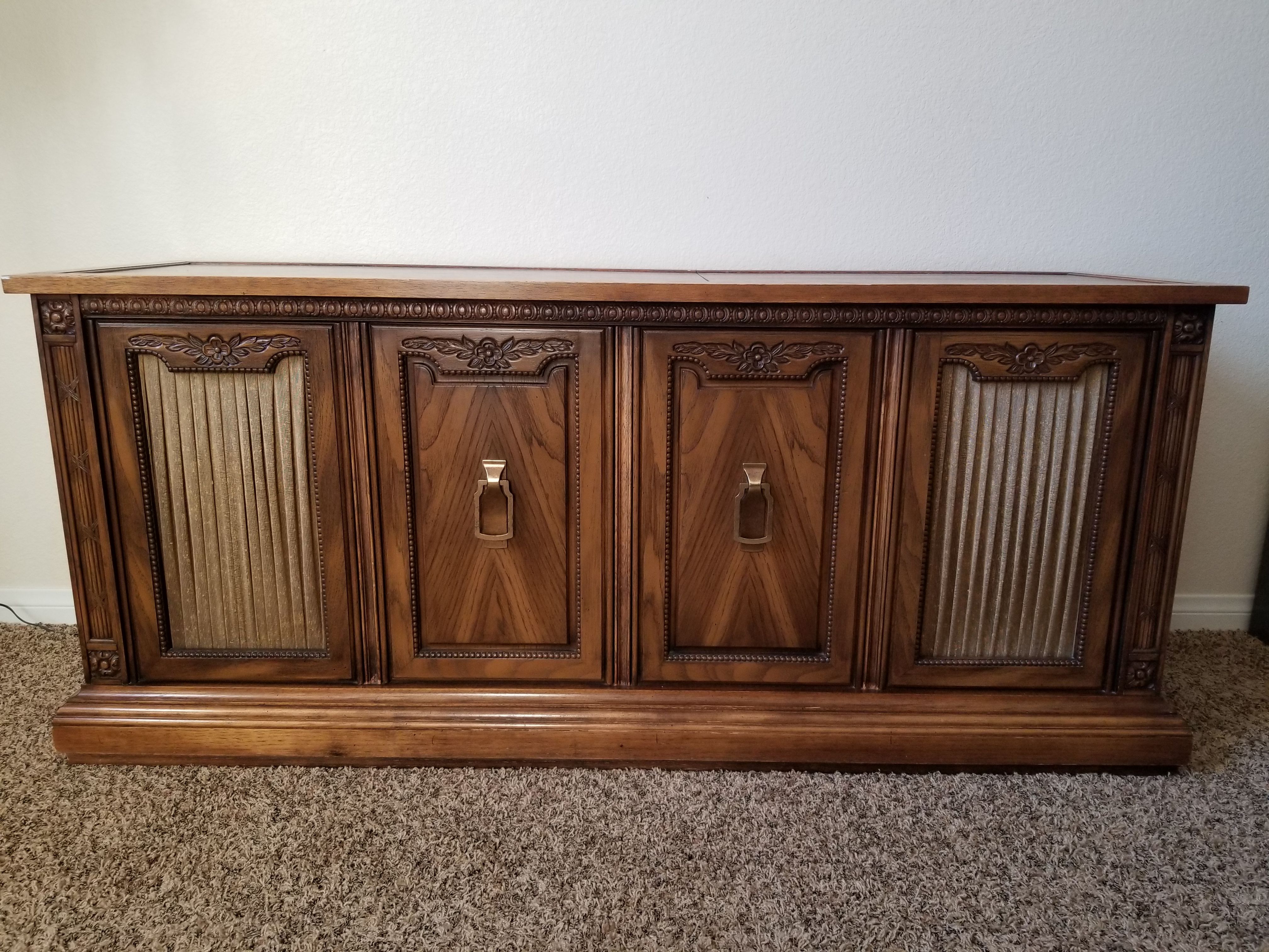 Vintage 70's Excellent Working Sylvania Radio Phono 8 Track Record Player Living Room or Office Retro Modern Stereo Console