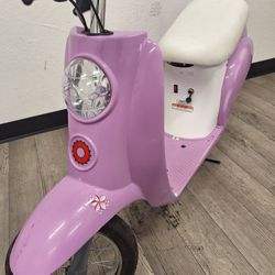 Razor Pocket Mod sitdown e-Scooter - Vespa Style Purple