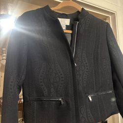 H&M black full-zip crop jacket with a modern jacquard pattern and silver-tone hardware