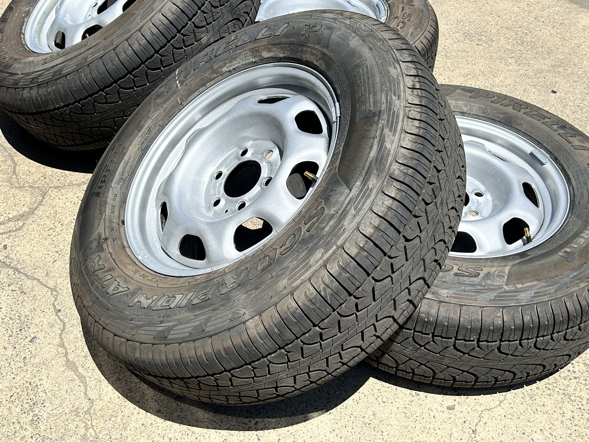17" OEM 2025 Ford F150 Steel Rims NEW Pirelli AT Tires 265/70/17 100% no caps