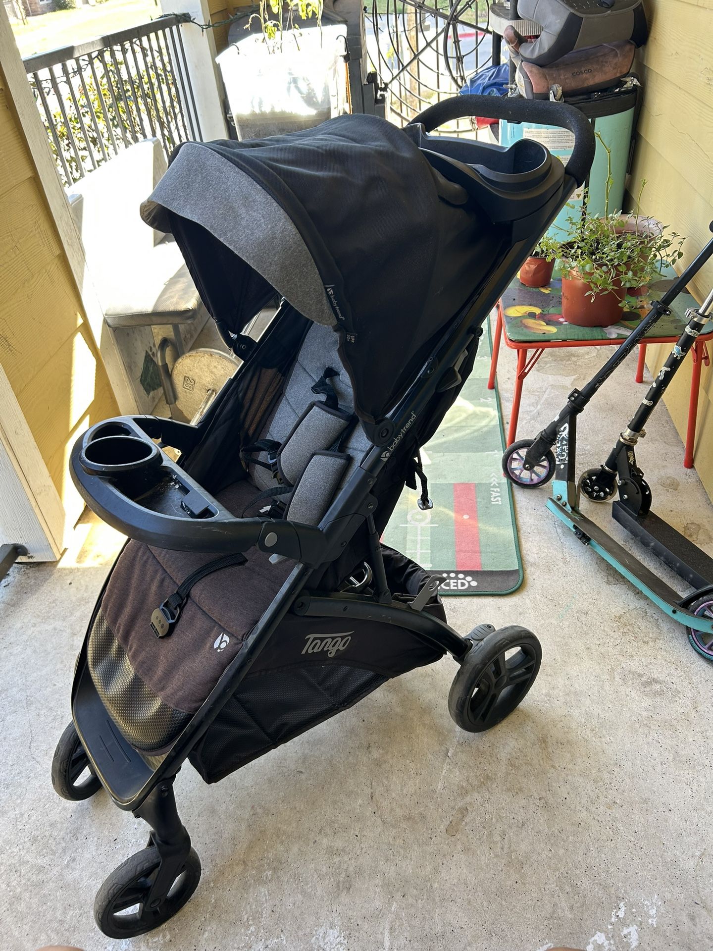 Stroller . 