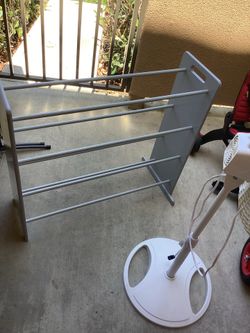 Stand shoes