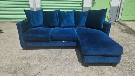 Blue Velvet Reversible Sectional  (Delivery Available 🚚)