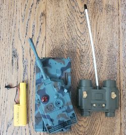 Tank - Remote Controlled - Makes Cannon and Machine Gun Noises - New Battery Required For Tank (Shown In Photos)