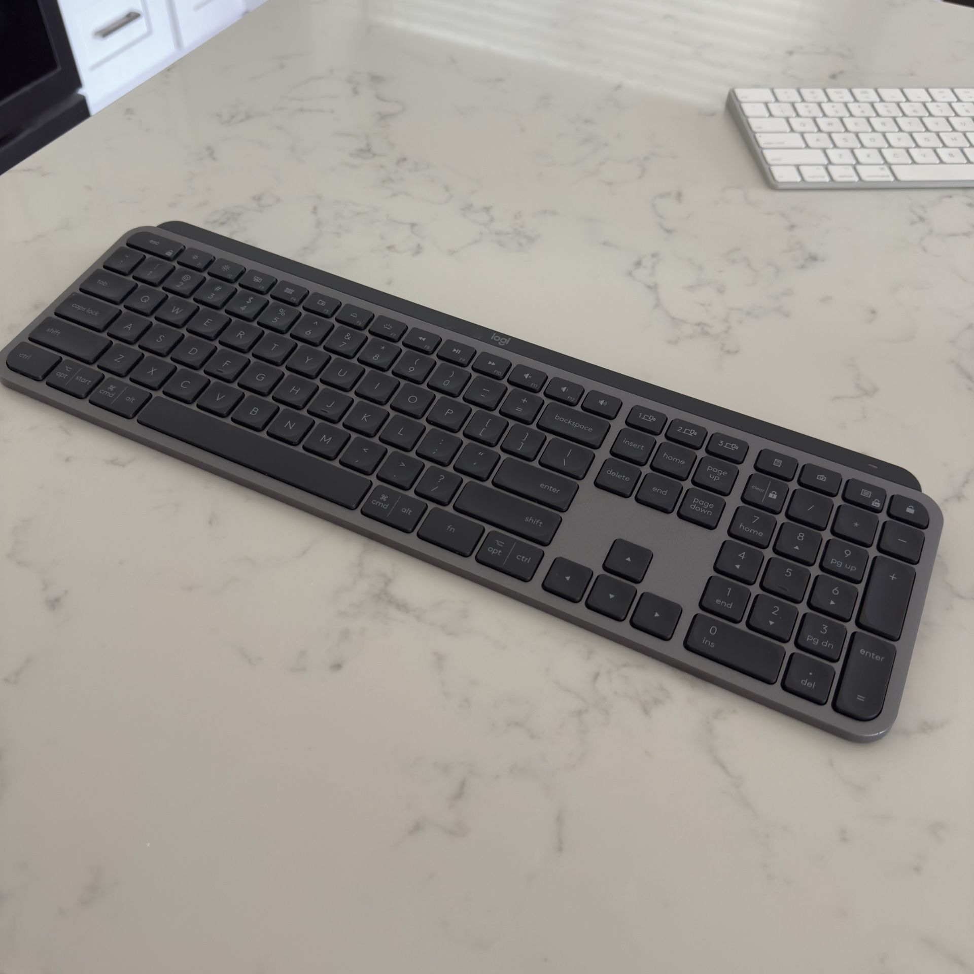 Logitech MX Keys