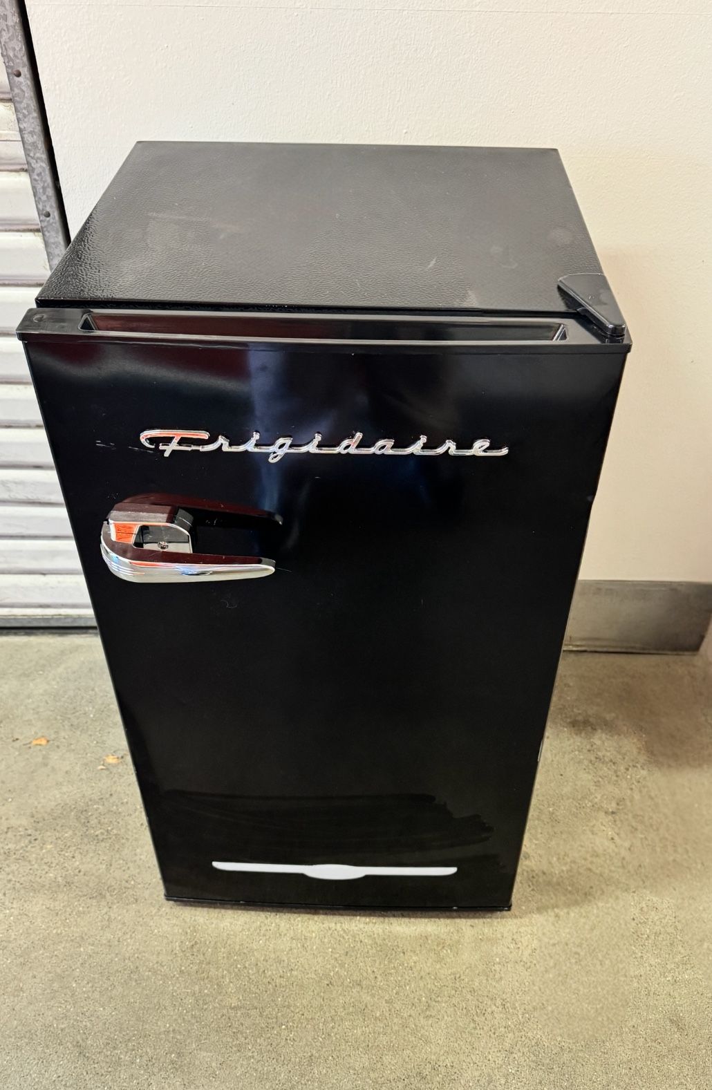 Chill in Style! Frigidaire Retro Mini Fridge (New, )