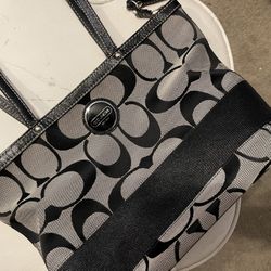 Coach Signature Handbag in black & grey