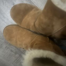 Uggs Women 10