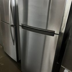 WHIRLPOOL STAINLESS STEEL TOP FREEZER REFRIGERATOR APARTMENT SIZE 